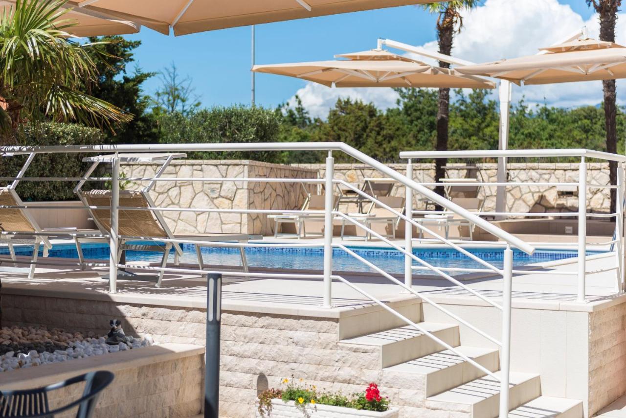 شقة Pool Terrace Sea View Sarkic نوفاليا المظهر الخارجي الصورة