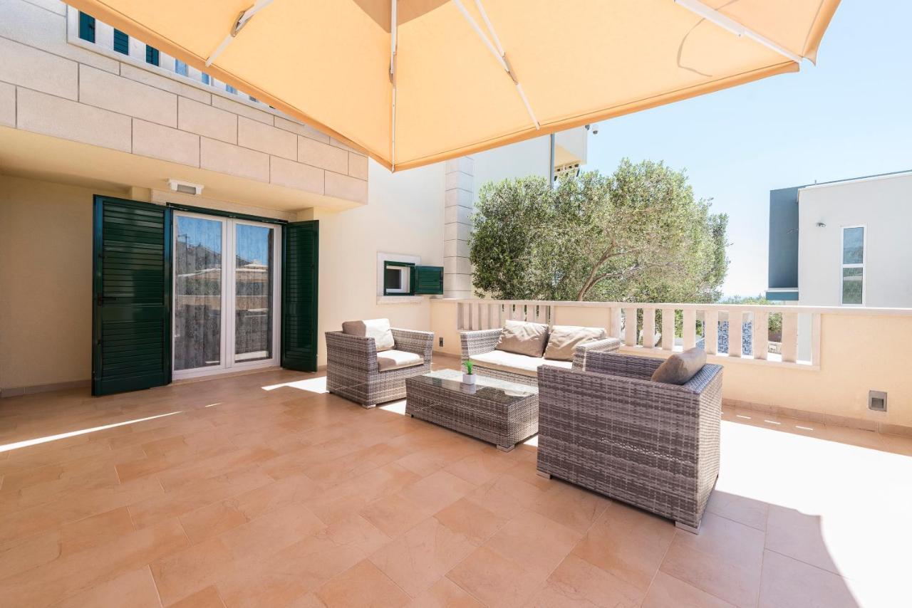 شقة Pool Terrace Sea View Sarkic نوفاليا المظهر الخارجي الصورة