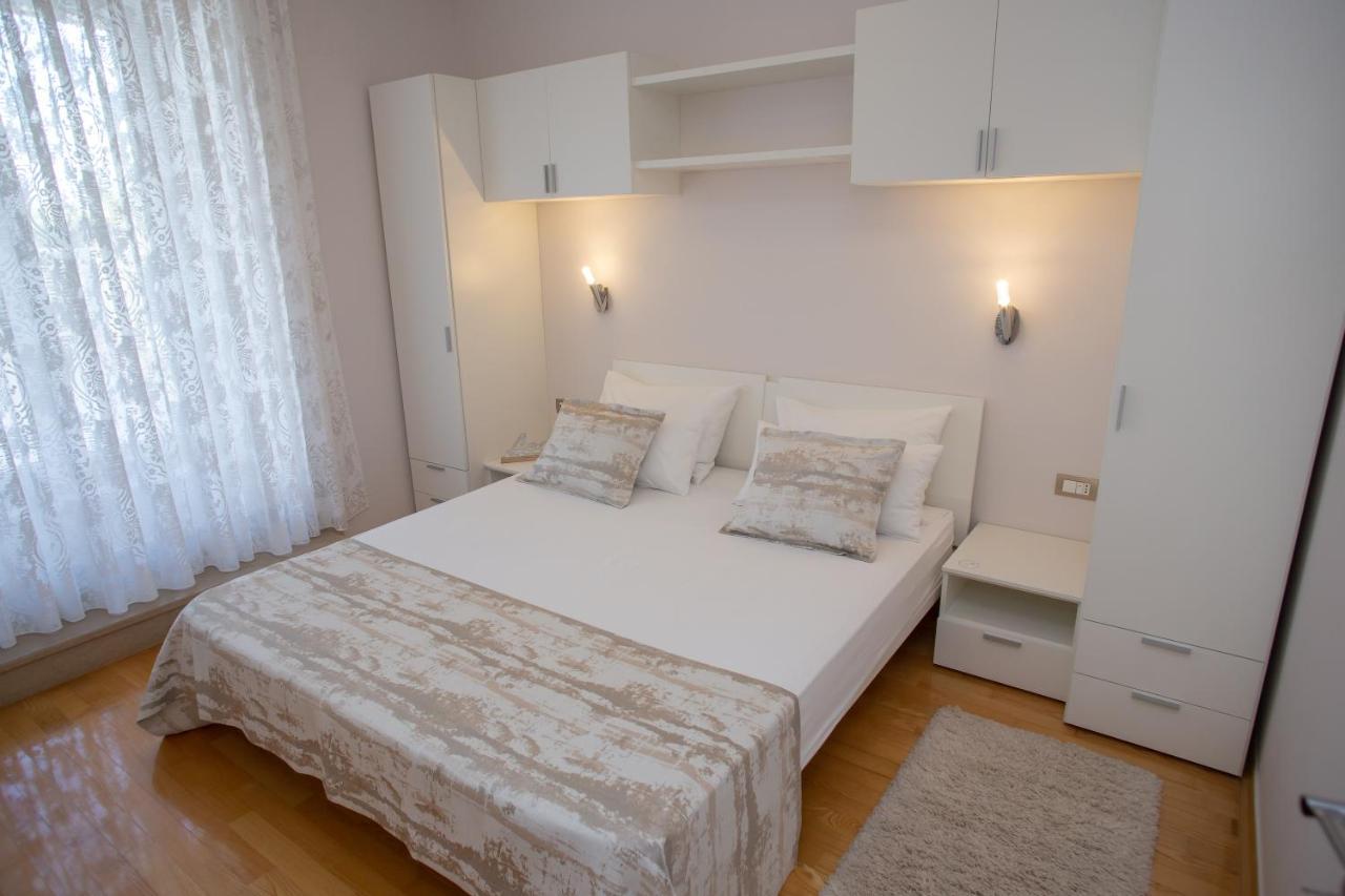 شقة Pool Terrace Sea View Sarkic نوفاليا المظهر الخارجي الصورة